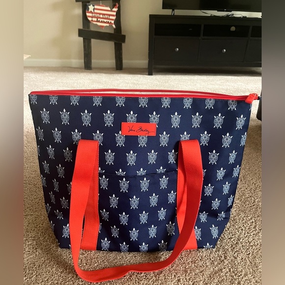 Vera Bradley Handbags - Vera Bradley turtle cooler tote, blue and red great used condition